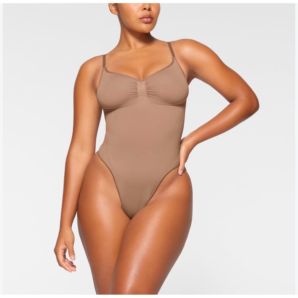 SKIMS Seamless Sculpt Thong Bodysuit Sienna Brown Medium NEW